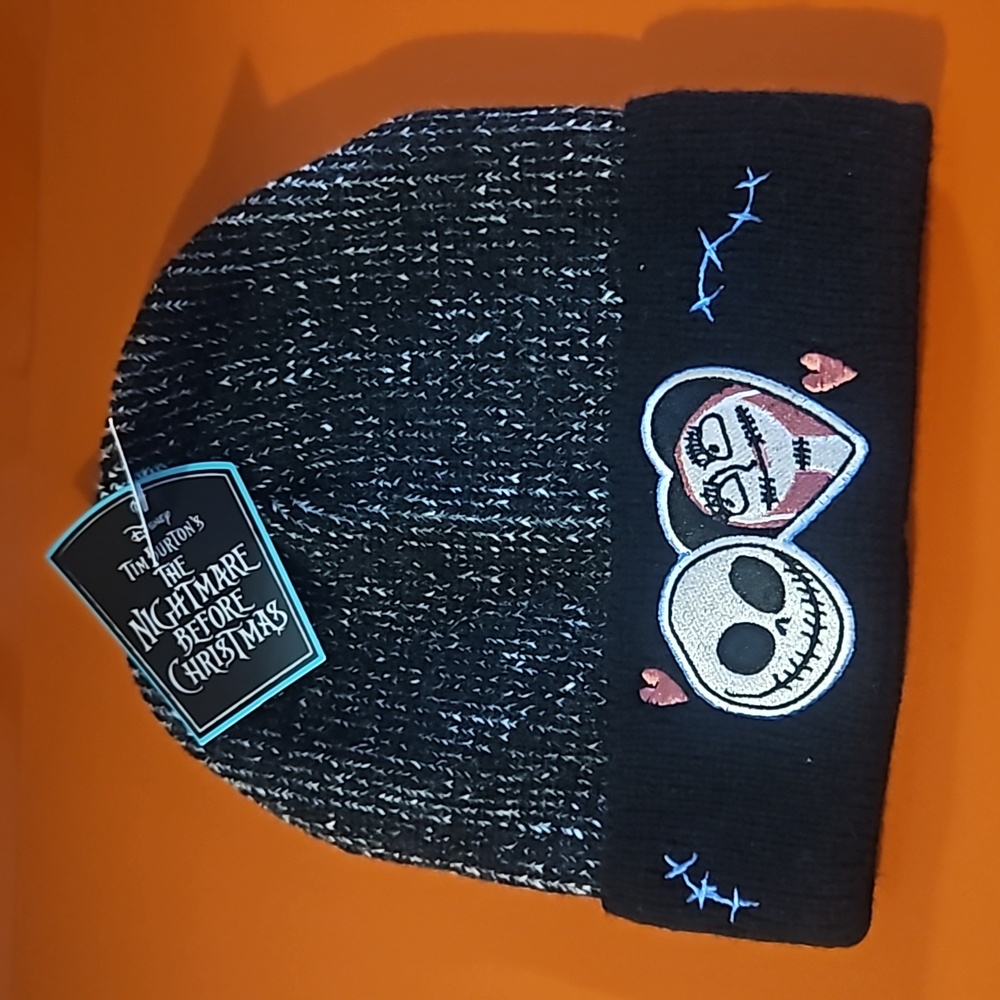 DISNEY NIGHTMARE BEFORE CHRISTMAS BEANIE HAT: BLACK/WHITE: NEW WITH TAGS: OS
